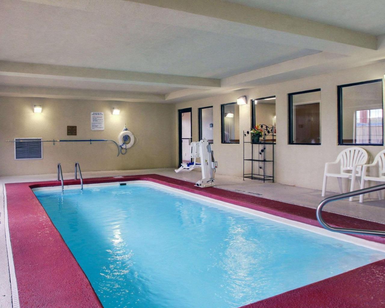 Columbia Inn & Suites Zewnętrze zdjęcie